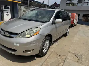 Toyota Sienna 2006 Silver