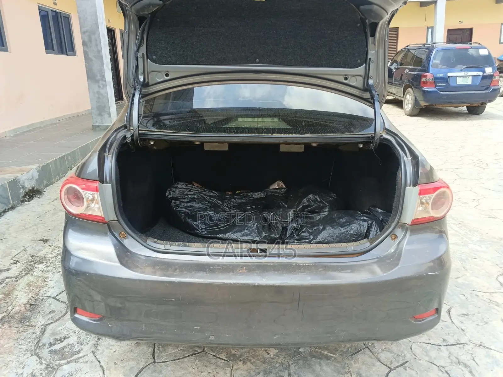 Toyota Corolla 2011 Gray
