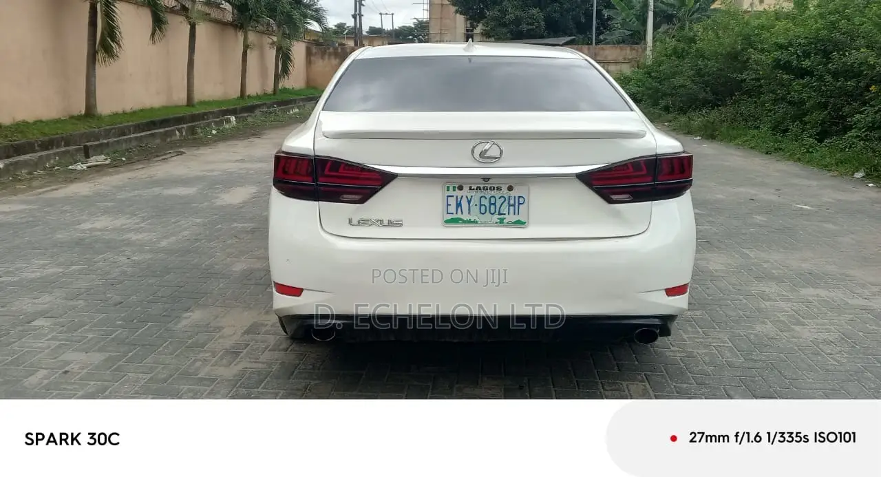 Lexus ES 2015 White
