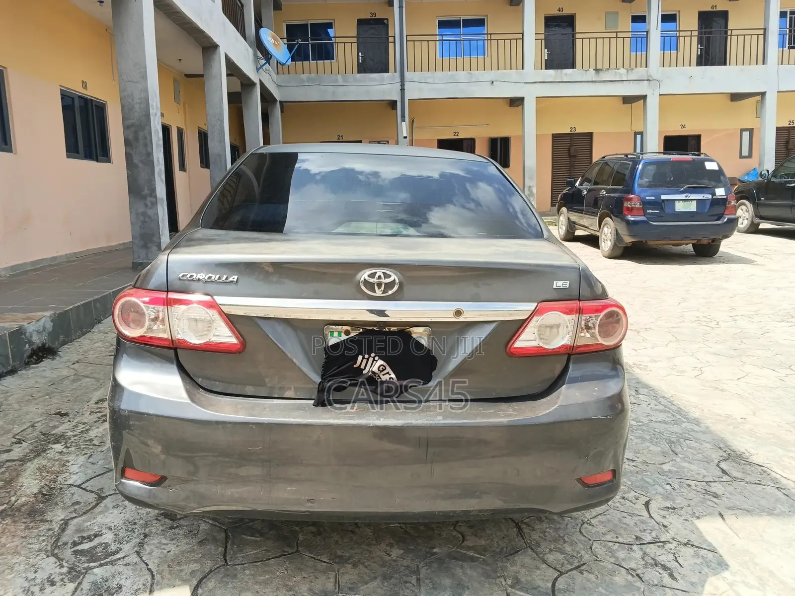 Toyota Corolla 2011 Gray