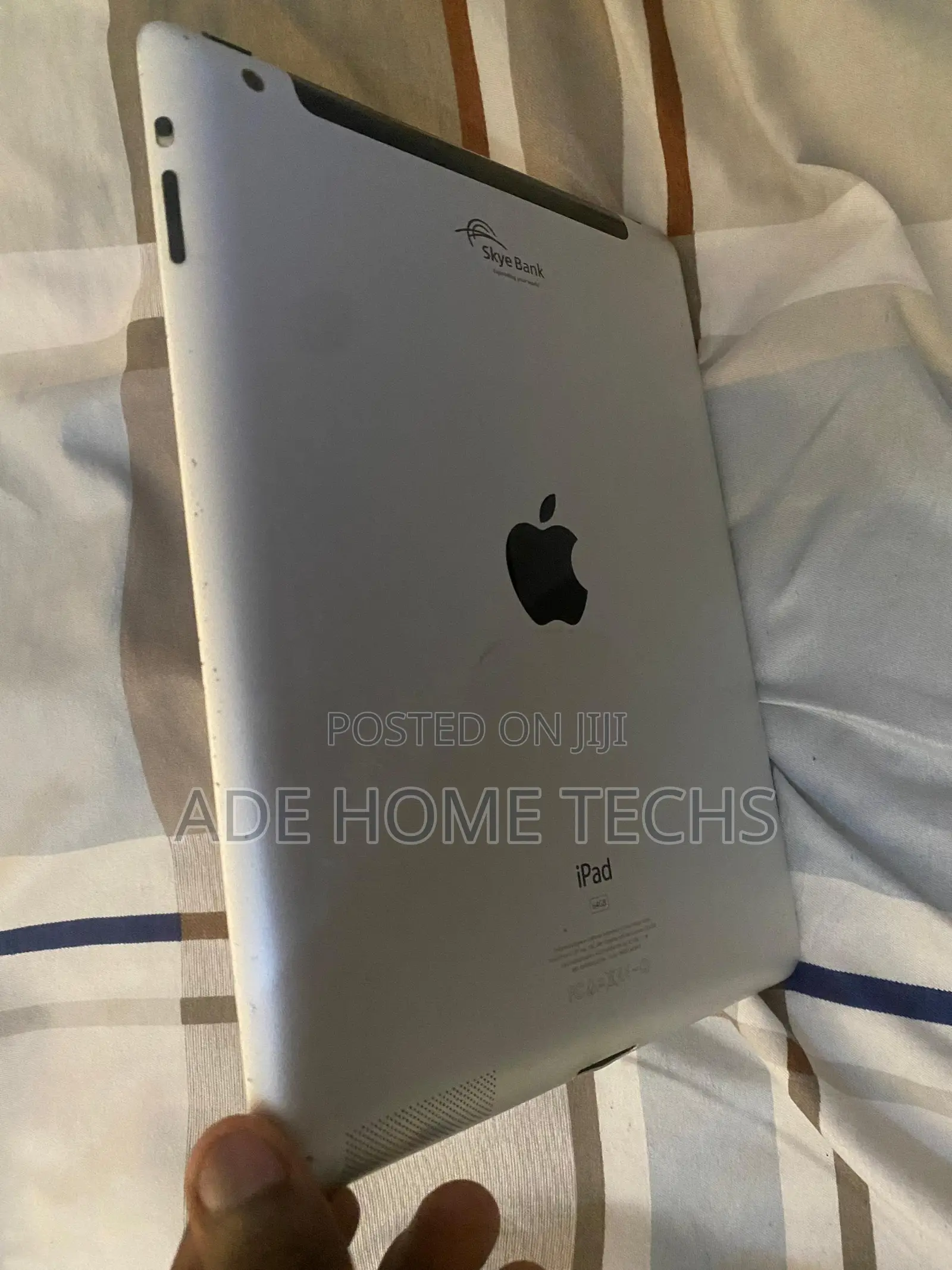 Apple iPad 2 Wi-Fi + 3G 64 GB White