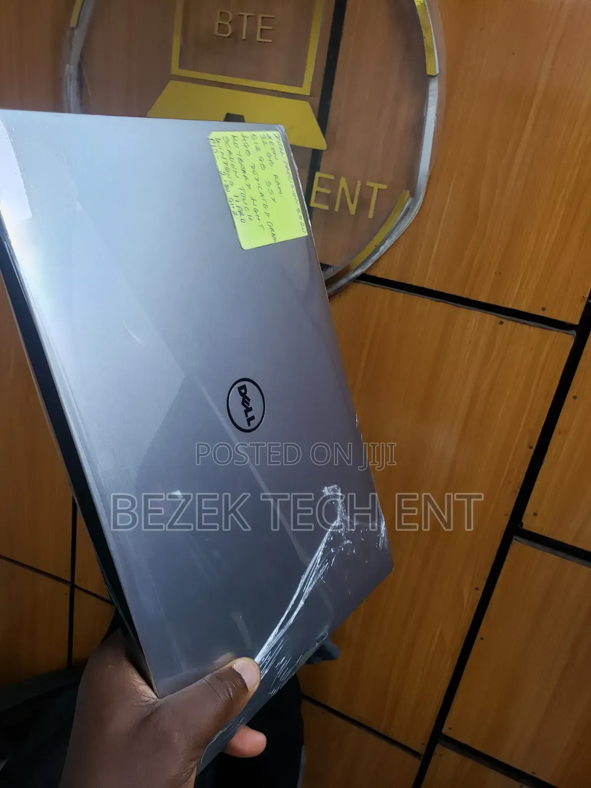 New Laptop Dell Precision 5520 32GB Intel Xeon SSD 512GB