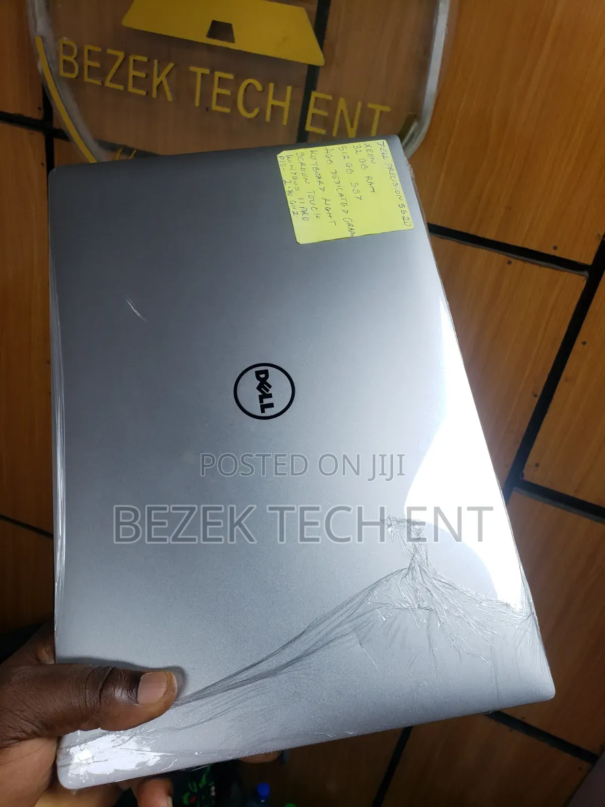 New Laptop Dell Precision 5520 32GB Intel Xeon SSD 512GB