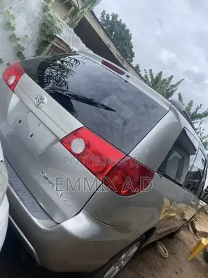 Toyota Sienna 2008 Silver