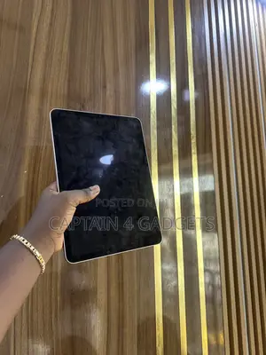 Apple iPad Air (2022) 64 GB Pink