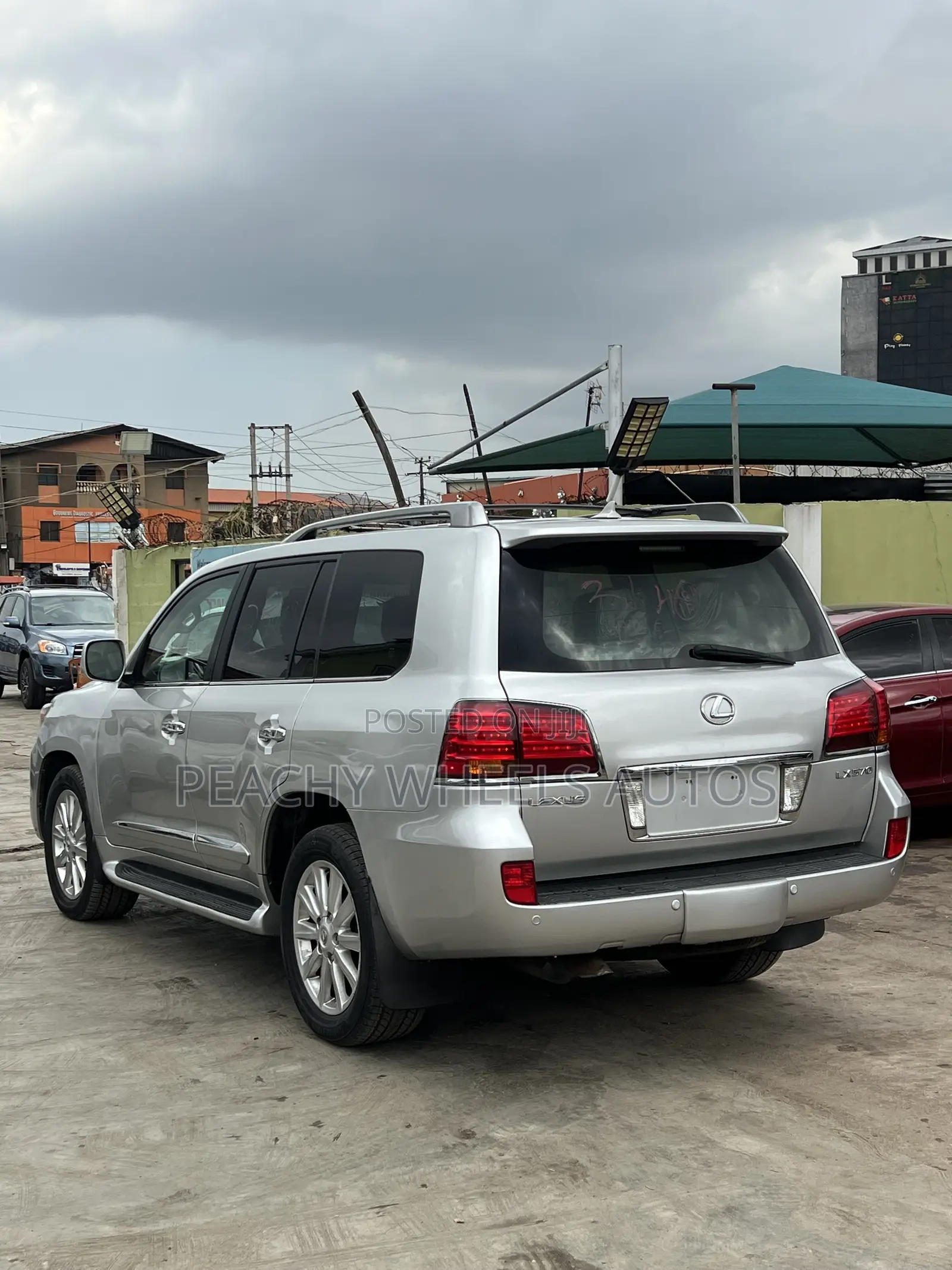 Lexus LX 570 2010 Silver