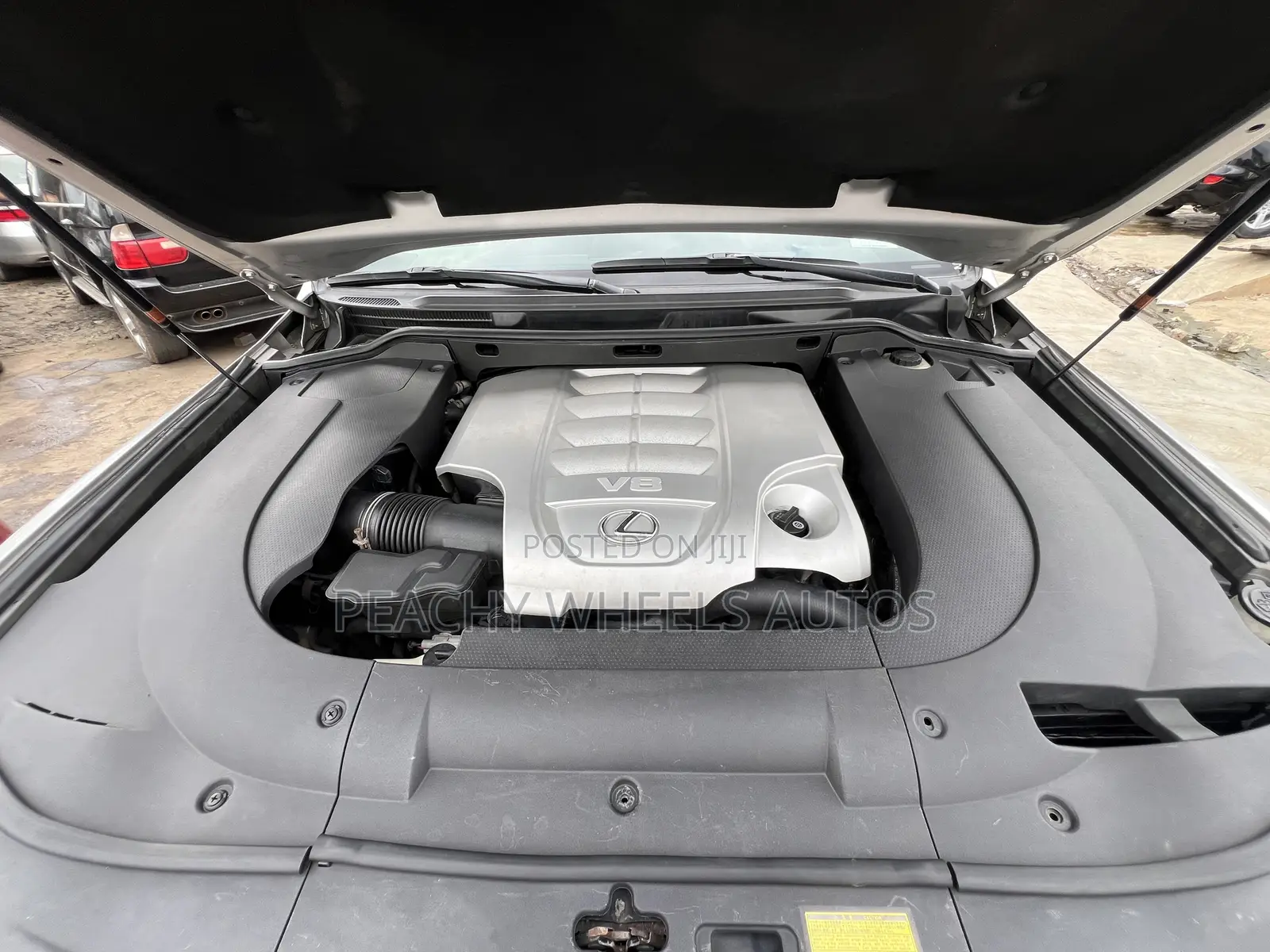 Lexus LX 570 2010 Silver