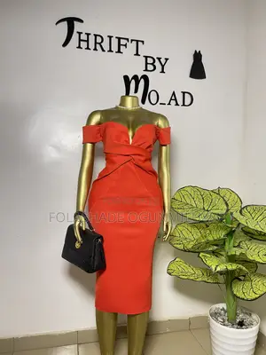 Elegant Red Off-Shoulder Bodycon Midi Dress