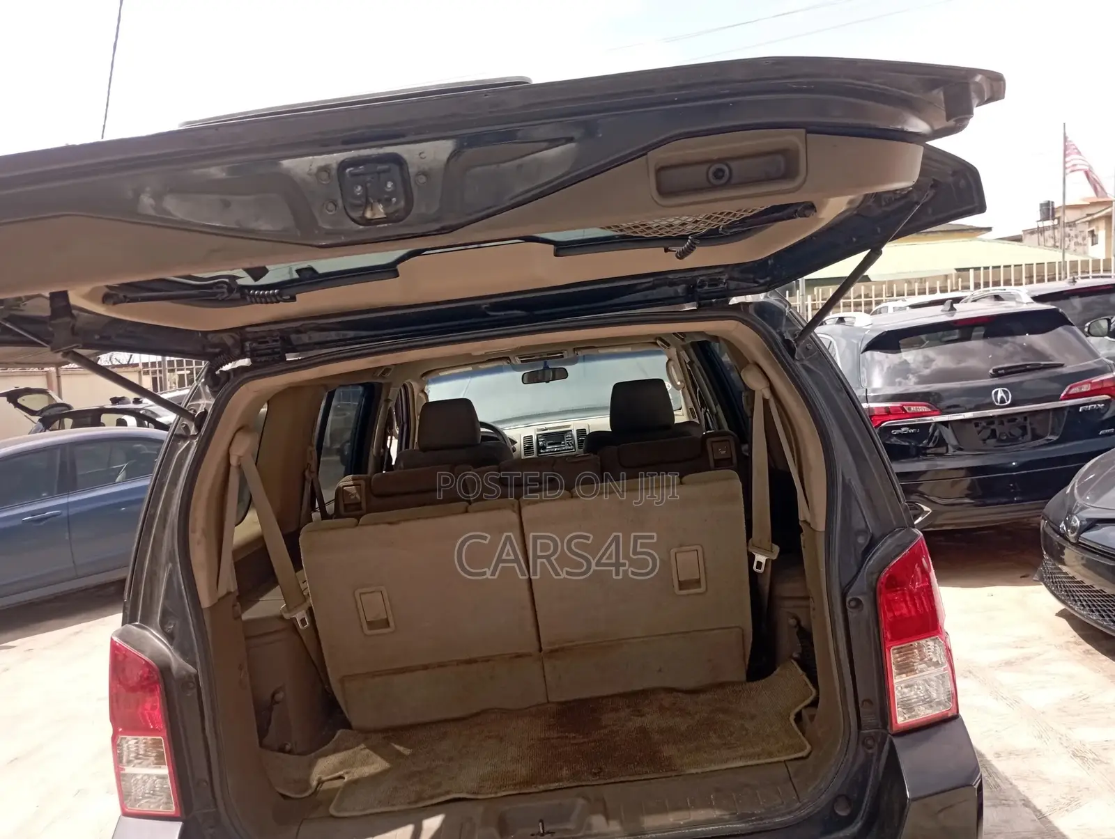 Nissan Pathfinder 2005 Black