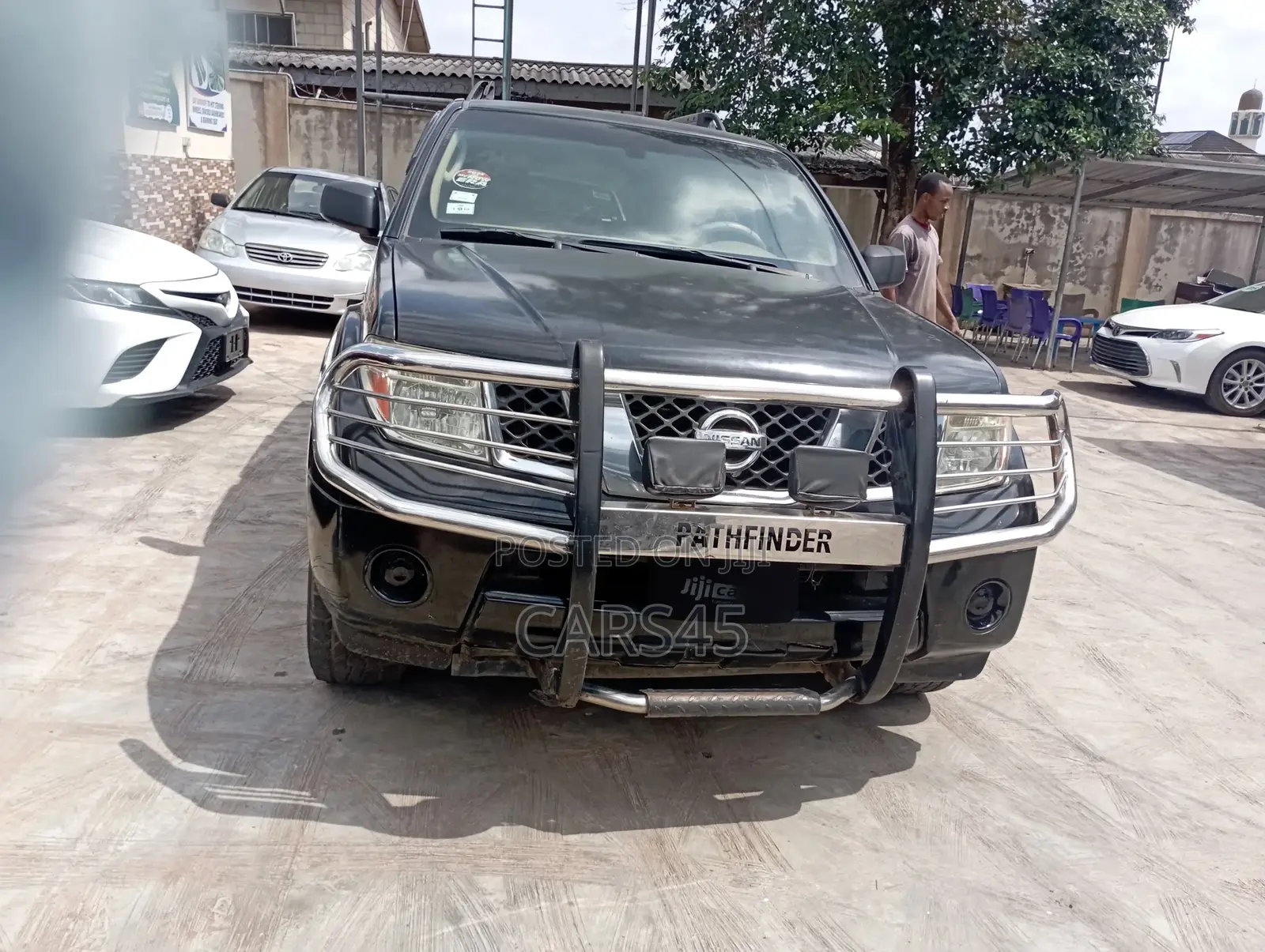 Nissan Pathfinder 2005 Black