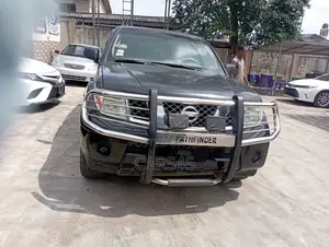 Nissan Pathfinder 2005 Black