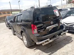 Nissan Pathfinder 2005 Black