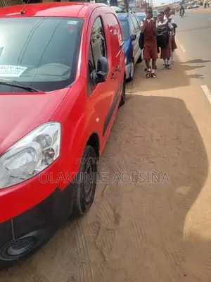 Peugeot Boxer 2013 Red