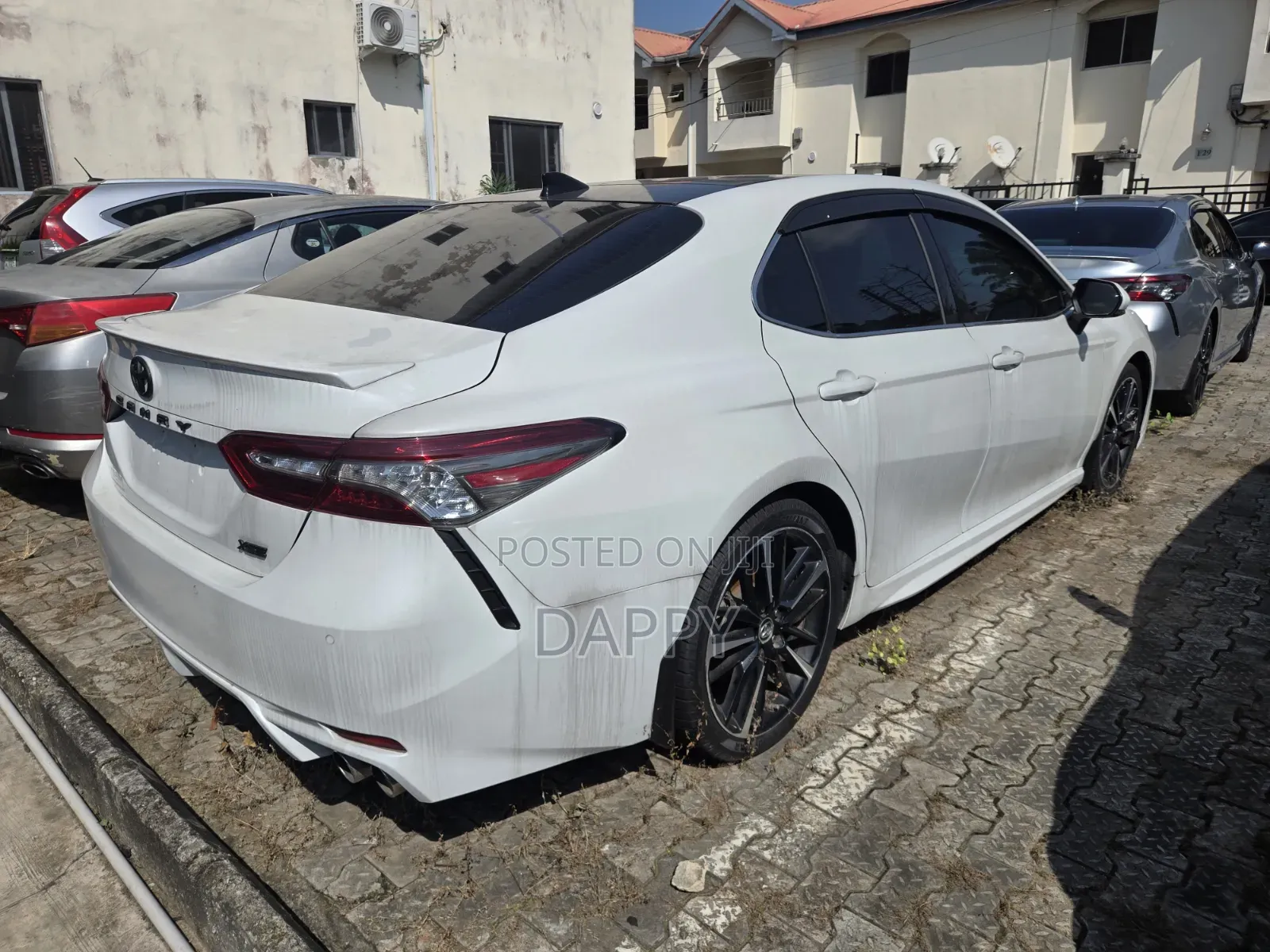 Toyota Camry XSE FWD (2.5L 4cyl 8AM) 2018 White