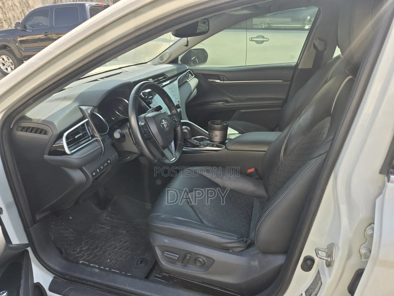 Toyota Camry XSE FWD (2.5L 4cyl 8AM) 2018 White