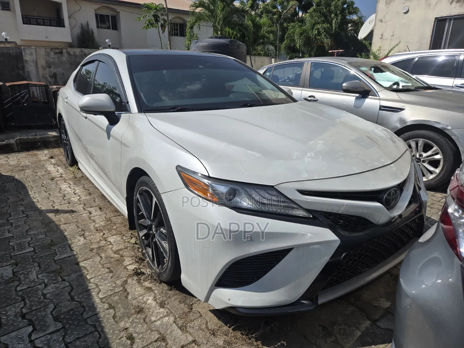 Toyota Camry XSE FWD (2.5L 4cyl 8AM) 2018 White