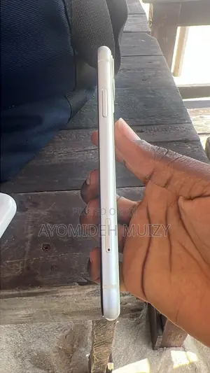 Apple iPhone 11 128 GB White