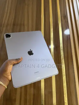 Apple iPad Pro 12.9 (2022) 256 GB Gray