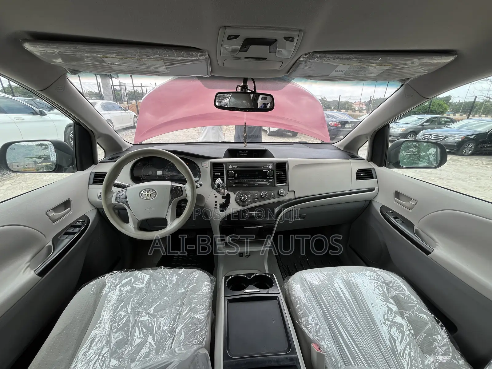 Toyota Sienna 2010 Maroon