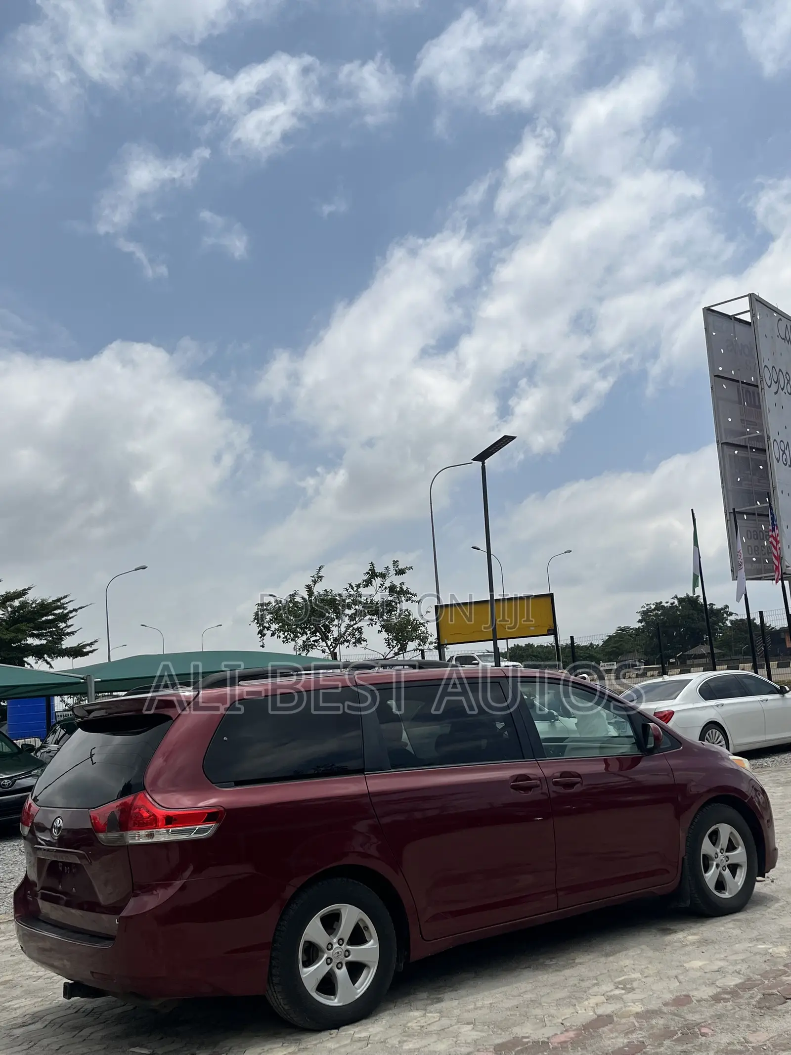 Toyota Sienna 2010 Maroon