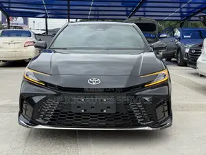Toyota Camry SE 2025 Black