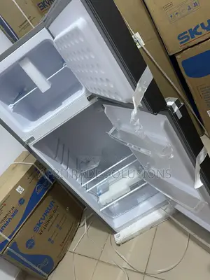 Skyrun 200L Upright Refrigerator for Family Use