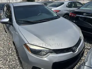 Toyota Corolla S 4dr Sedan (1.8L 4cyl CVT) 2014 Silver