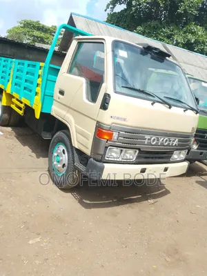 Toyota Dyna 250 Long Chasis Six Tyres With 3rz Injector Petrol