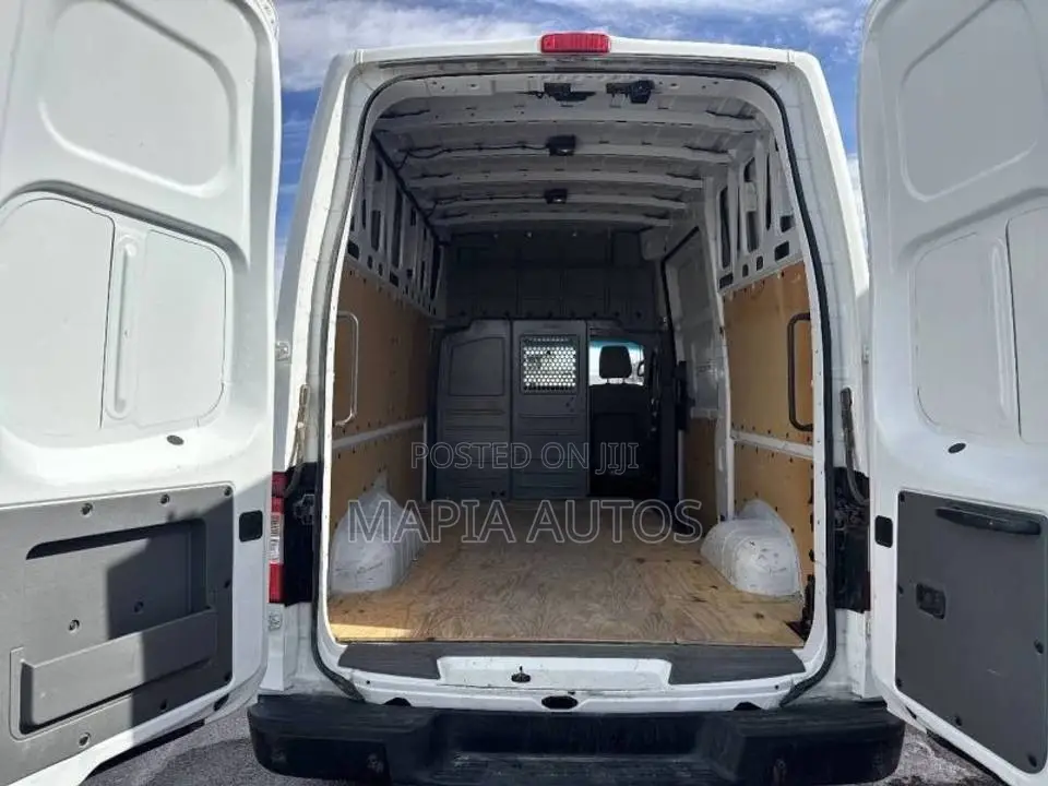 Nissan NV200 2018 White