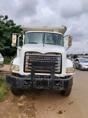 Mack Vison Truck