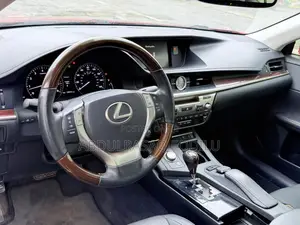 Lexus ES 2015 Red