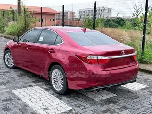 Lexus ES 2015 Red