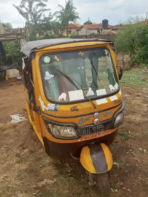 TVS King Cargo 2024 Yellow