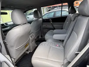 Toyota Highlander V6 2009 Gray