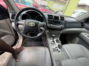 Toyota Highlander V6 2009 Gray