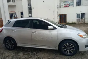 Toyota Matrix Hatchback FWD (1.8L 4cyl 5M) 2010 Silver