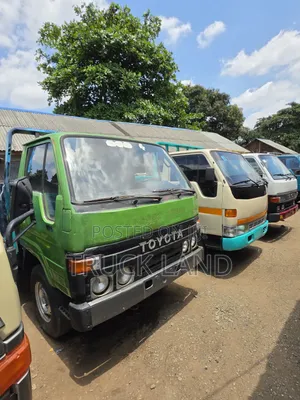 Toyota Dyna 150 First Body Direct Hand