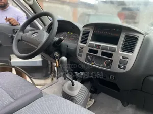 Nissan Caravan (Urvan) 2008 White