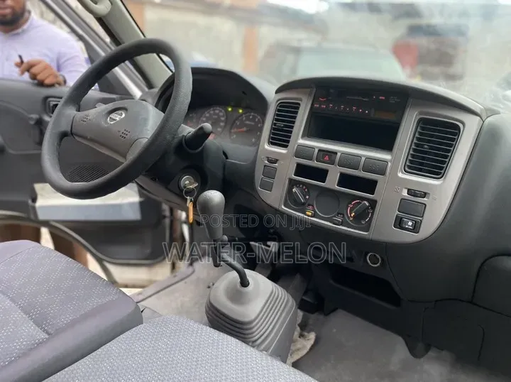 Nissan Caravan (Urvan) 2008 White