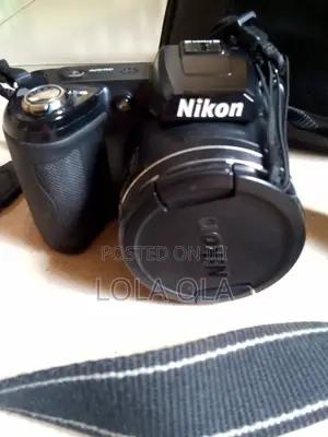 Nikon Coolpix Digital Camera Mini Digital SLR With Case