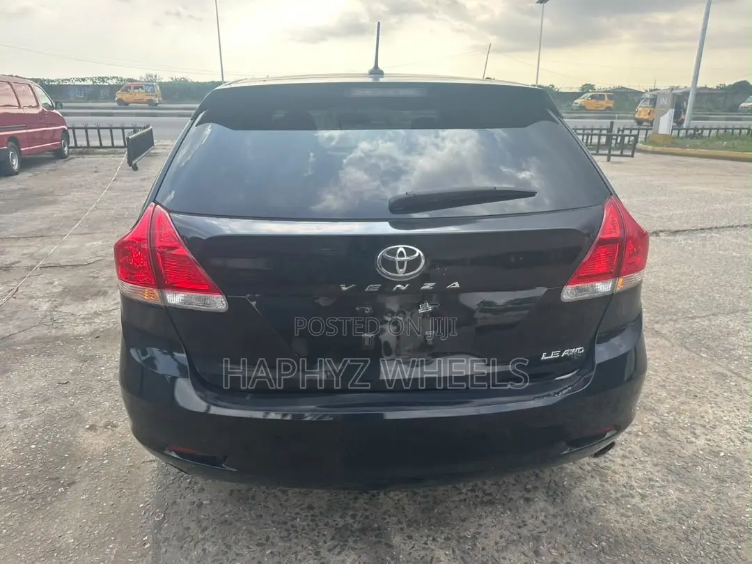 Toyota Venza LE 2012 Black