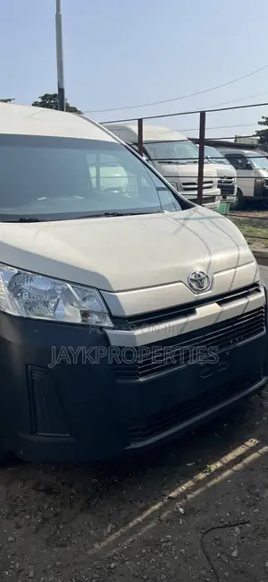 Toyota HiAce 2020 White