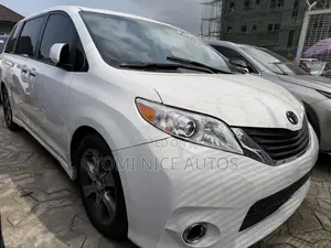 Toyota Sienna Limited Premium 7-Passenger 4dr Minivan (3.5L 6cyl 6A)