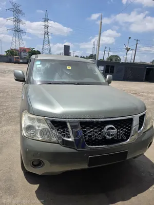 Nissan Patrol 5.6 2011 Green
