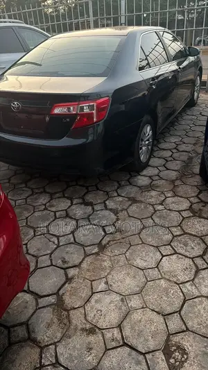Toyota Camry LE 4dr Sedan (2.5L 4cyl 6A) 2012 Black