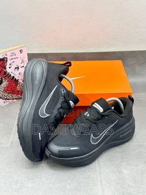 Nike Vomero Plus