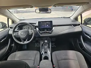 Toyota Corolla LE (1.8L 4cyl 2A) 2019 Blue