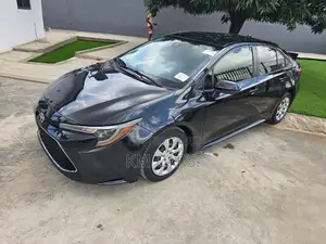 Toyota Corolla LE (1.8L 4cyl 2A) 2019 Blue