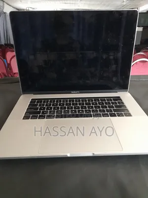 Laptop Apple MacBook Pro 2017 16GB Intel Core i7 SSD 512GB