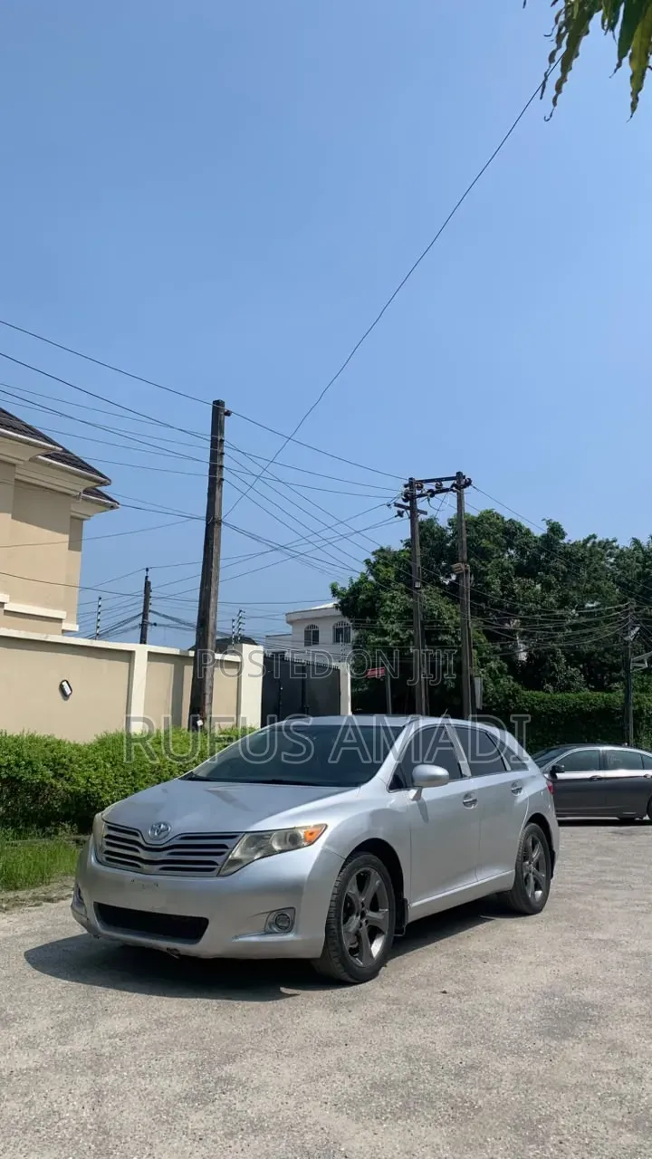 Toyota Venza 2010 Silver
